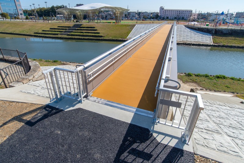 開通した今之浦公園歩道橋